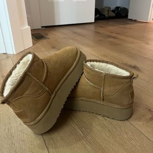 Platform UGG